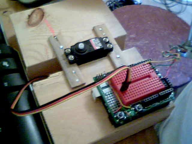 How to Make a Servo and Ardiuno Stand