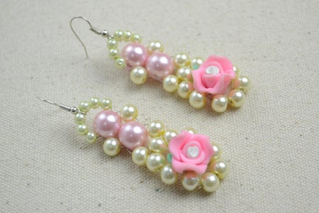 The Finished Pearl&rose Earrings Are Like This: