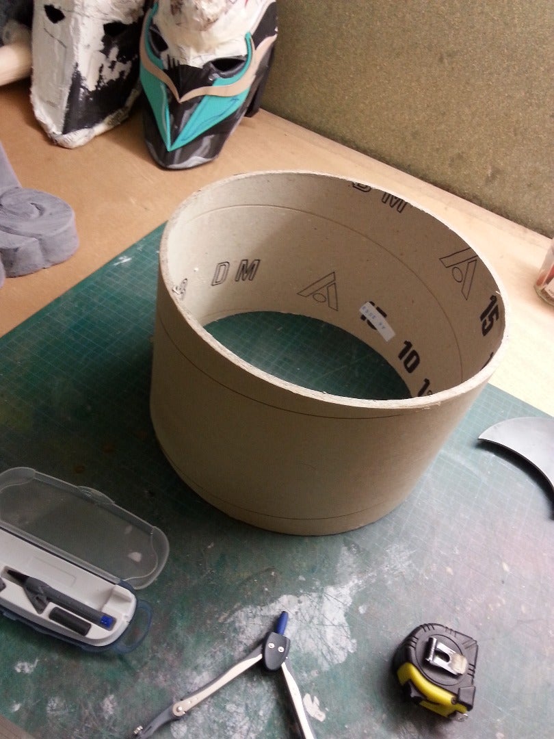 Decorate the Interior and Exterior of Cardboard