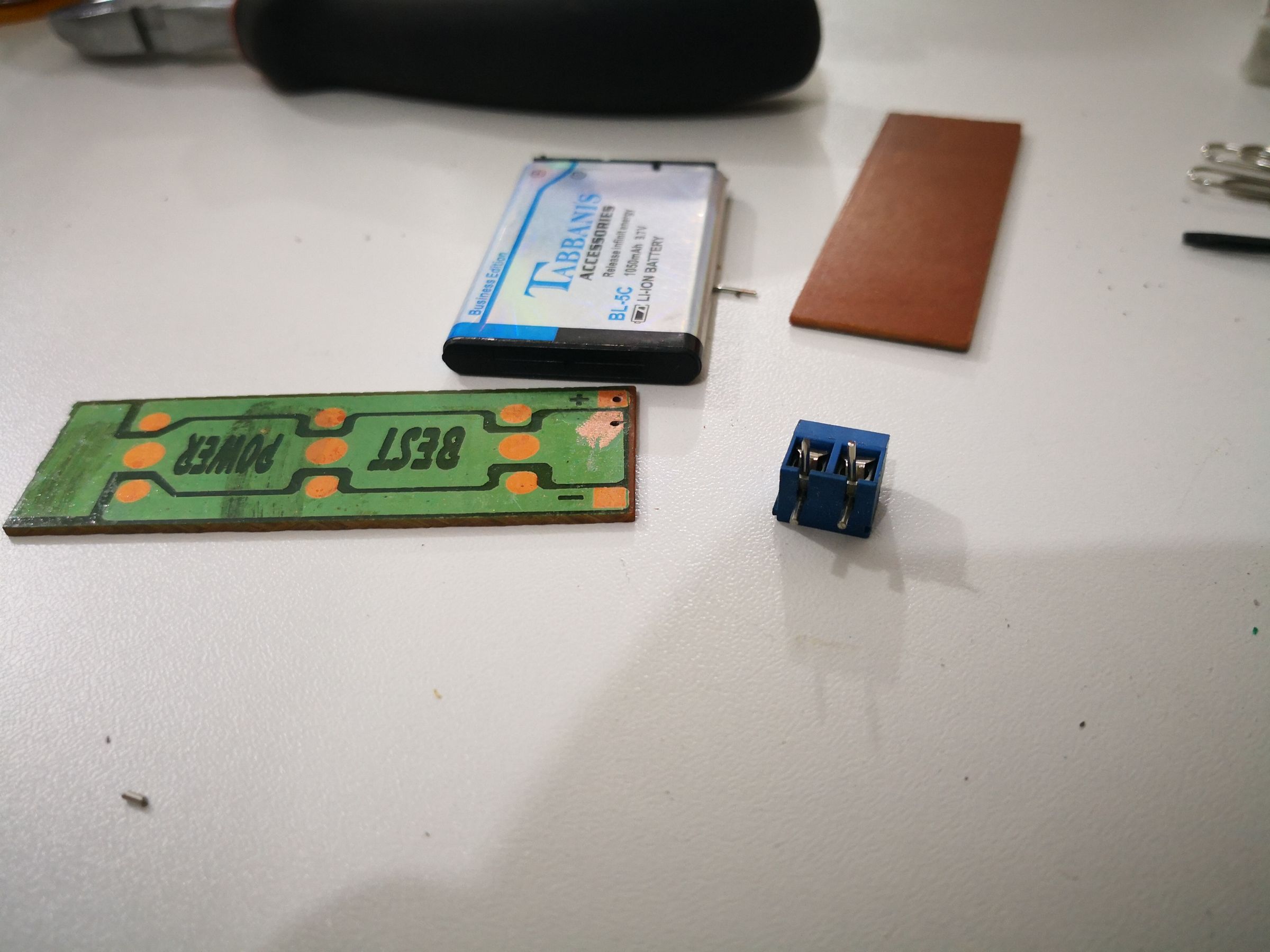 DIY Mobile Phone Battery Holder 3 Steps Instructables