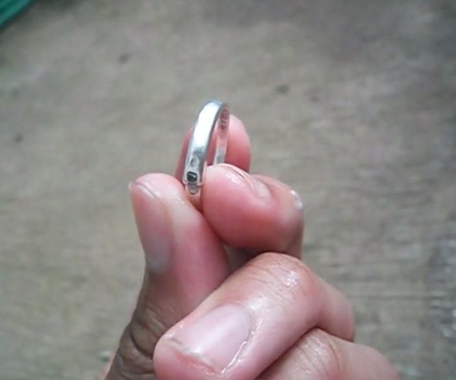 How to Clean Your Ring and Your Jewelry With TOOTPASTE