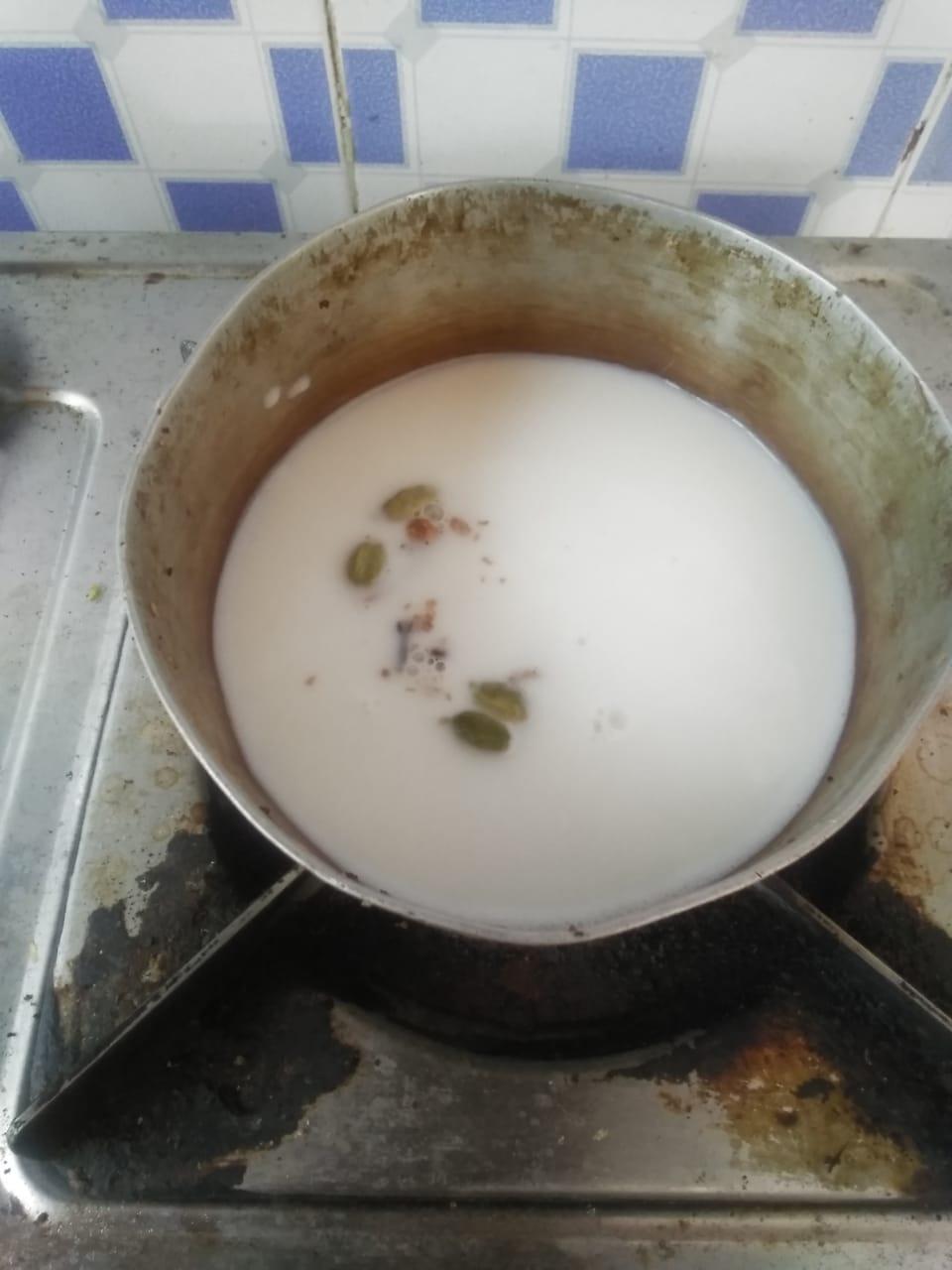 Making of Masala Milk Chay