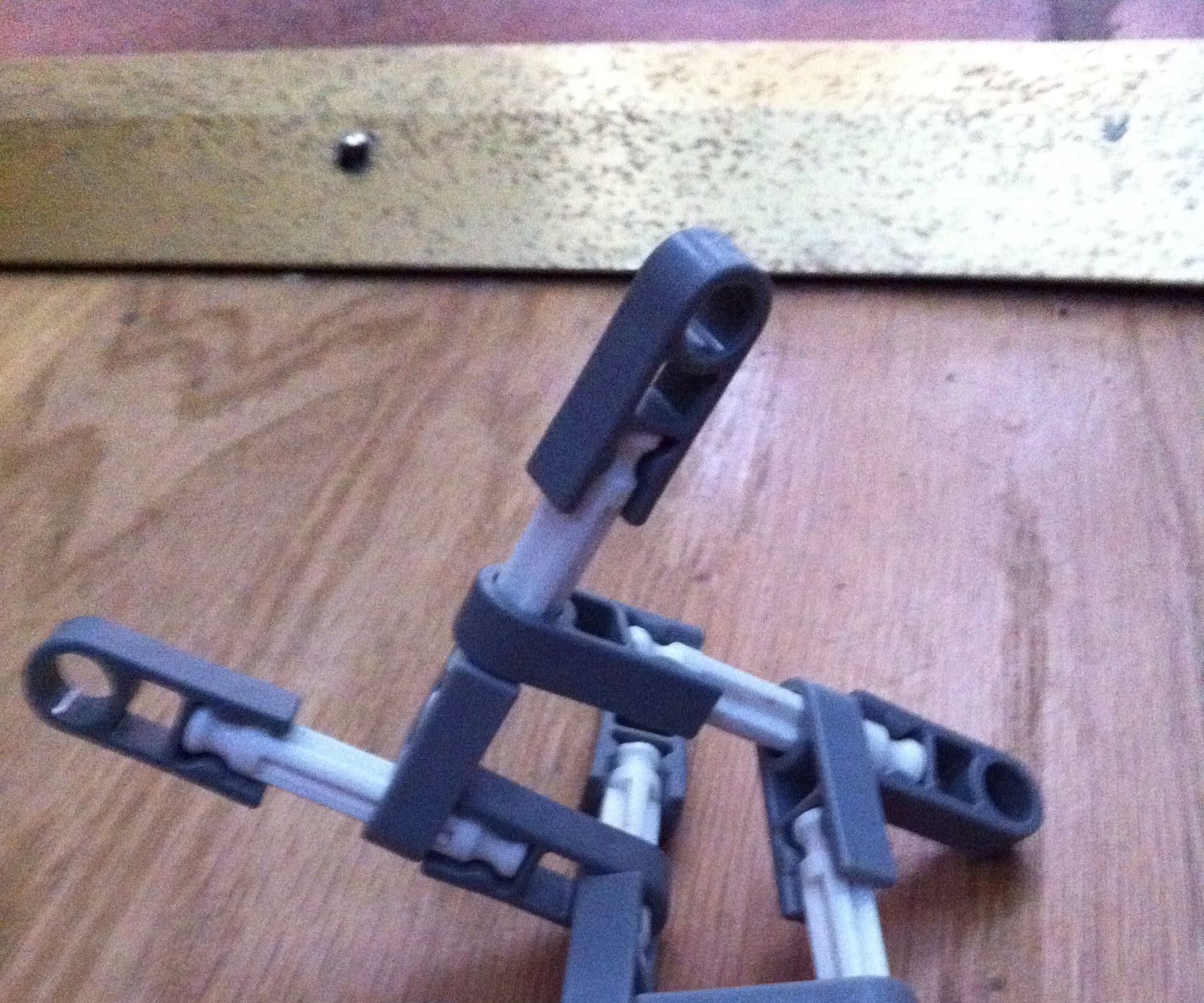 18 Peice Geometric KNE'X Table Toy