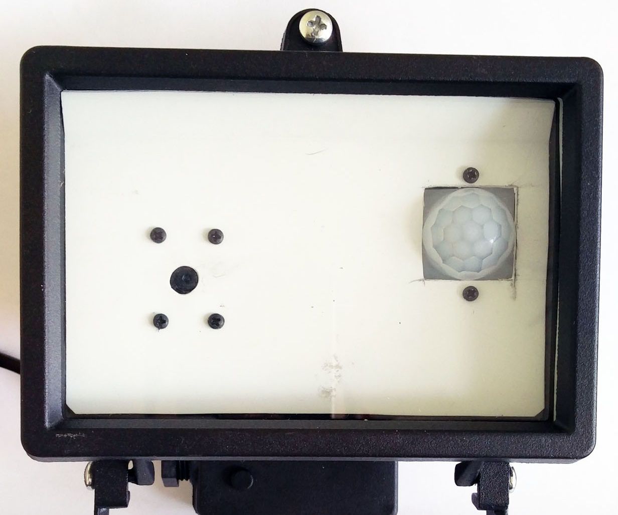 Raspberry Pi Motion Sensing Camera in Floodlight Housing