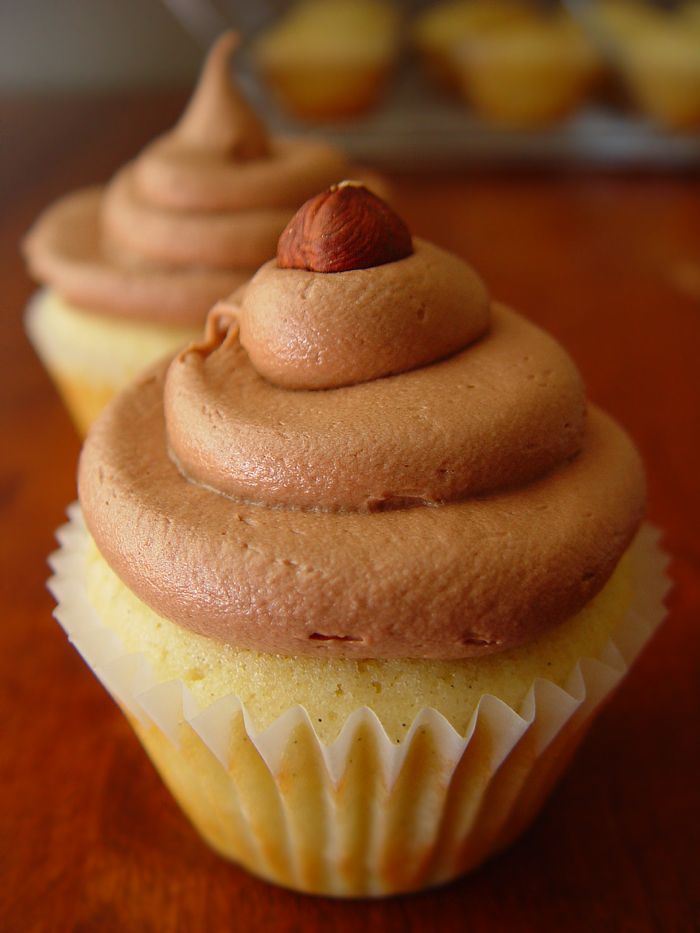 Nutella Stuffed Vanilla Bean Cupcakes