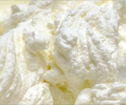 How to Make Stabilized Whipped Cream Frosting