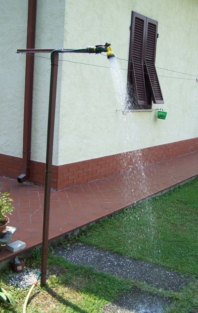 A Garden Shower in Ten Minutes and Less Than 8$