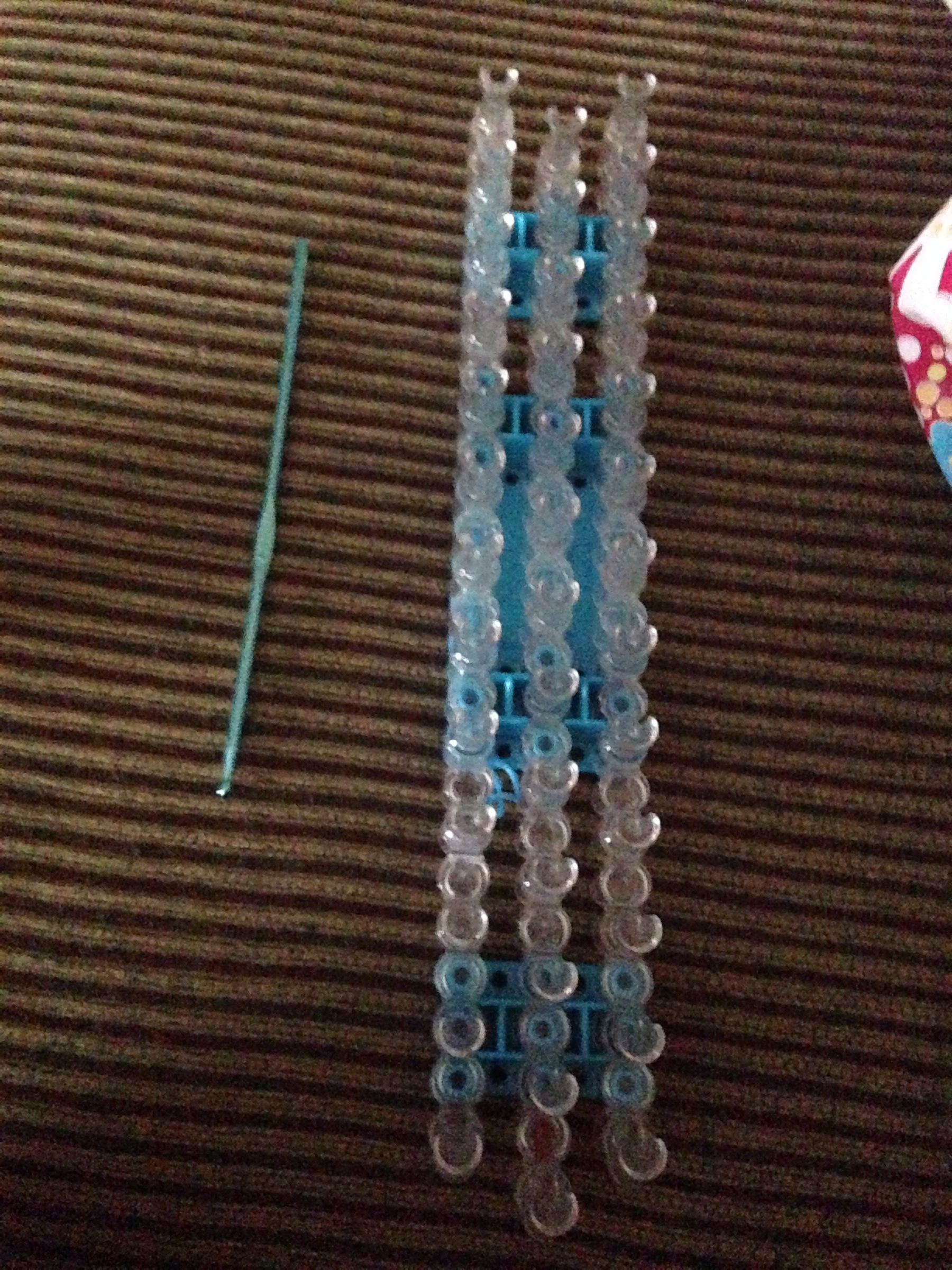 How To Make A Starburst Rubber Band Bracelet