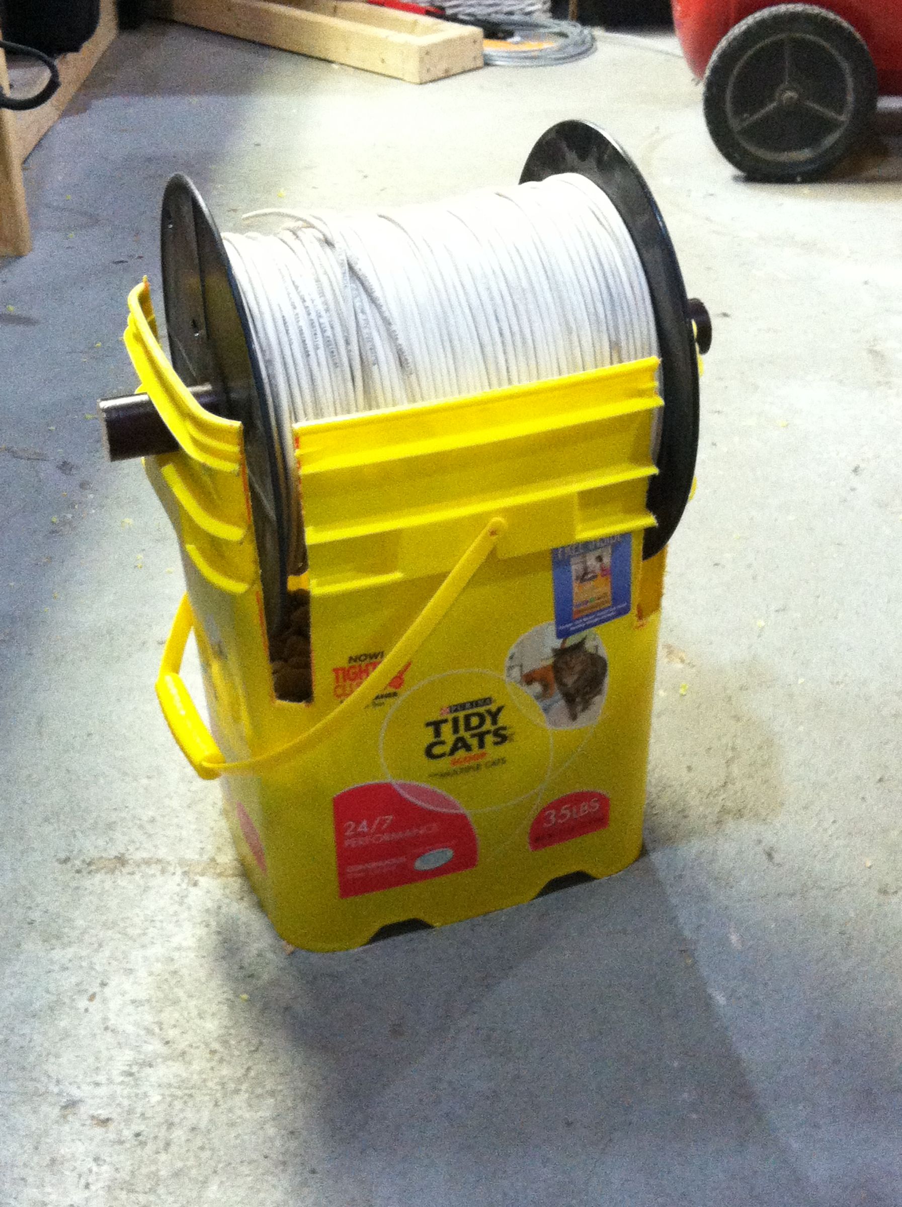 Kitty Litter Bucket Wire Spool Holder
