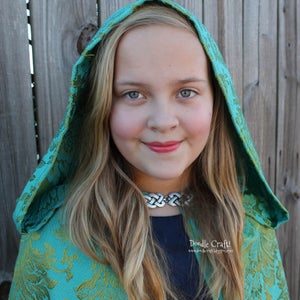 Gorgeous and Warm: Hooded Capes & Cloaks!