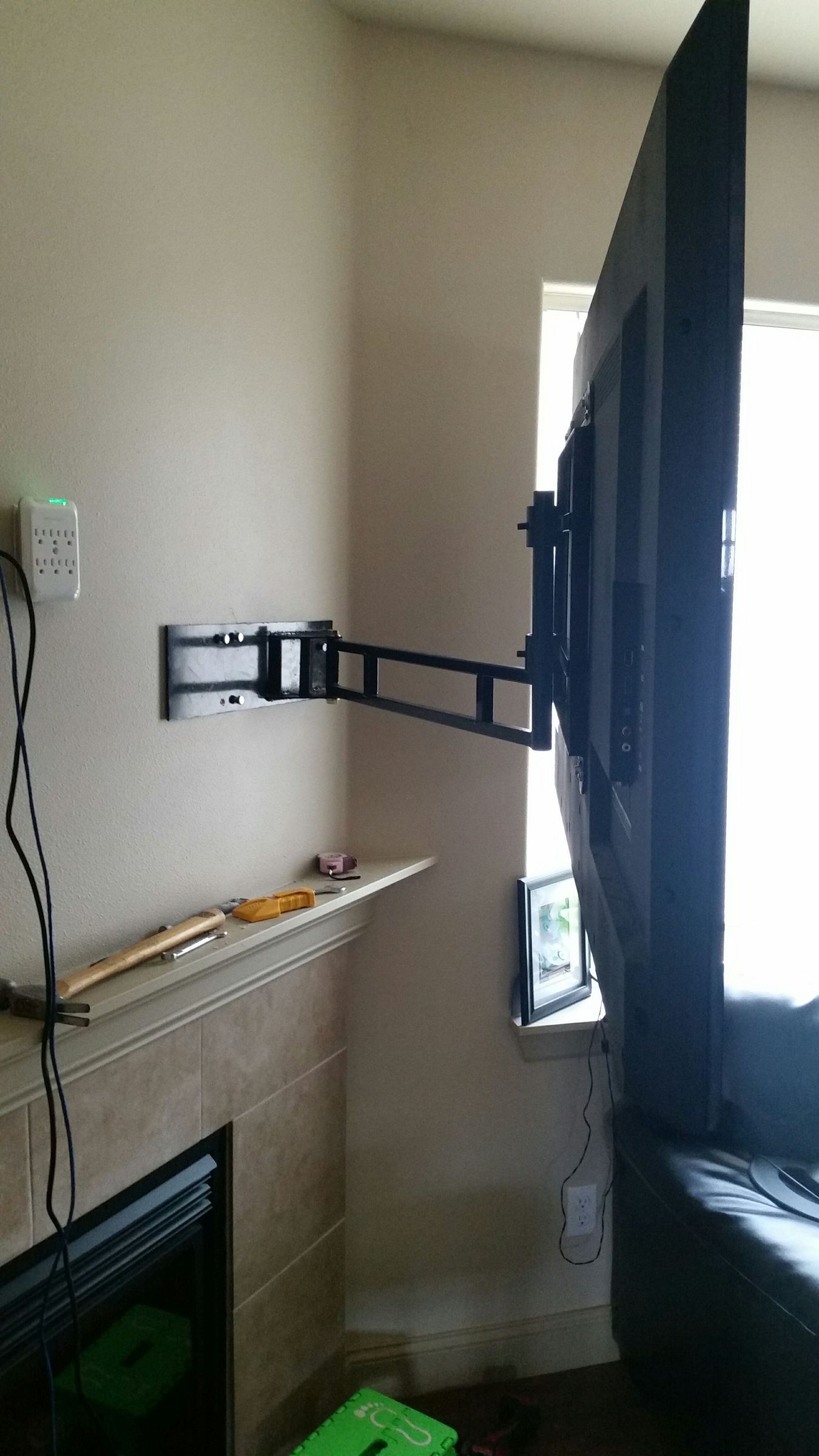 Large Flat Screen Articulating TV Wall Mount