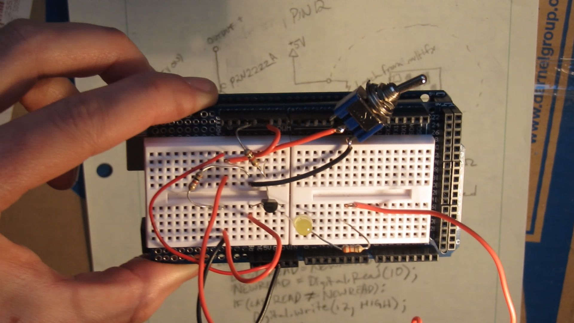 Switch Momentary Amp Channels With a Latched Multi-effects Output and an Arduino