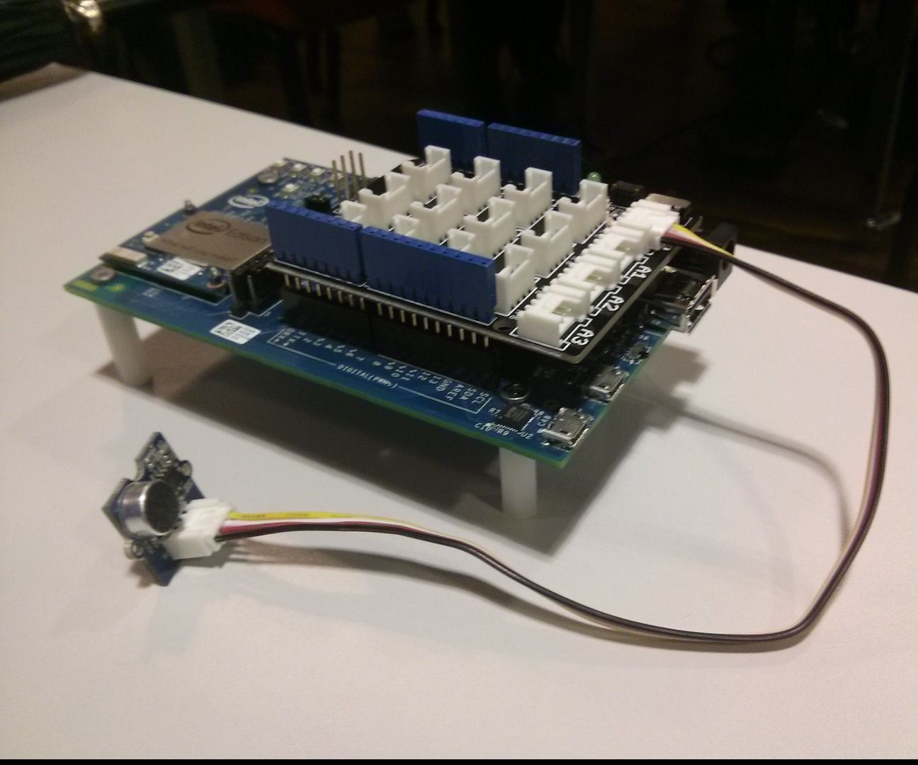 Intel Edison and Grove Sound Sensor - Send Message to Mobile Via MQTT