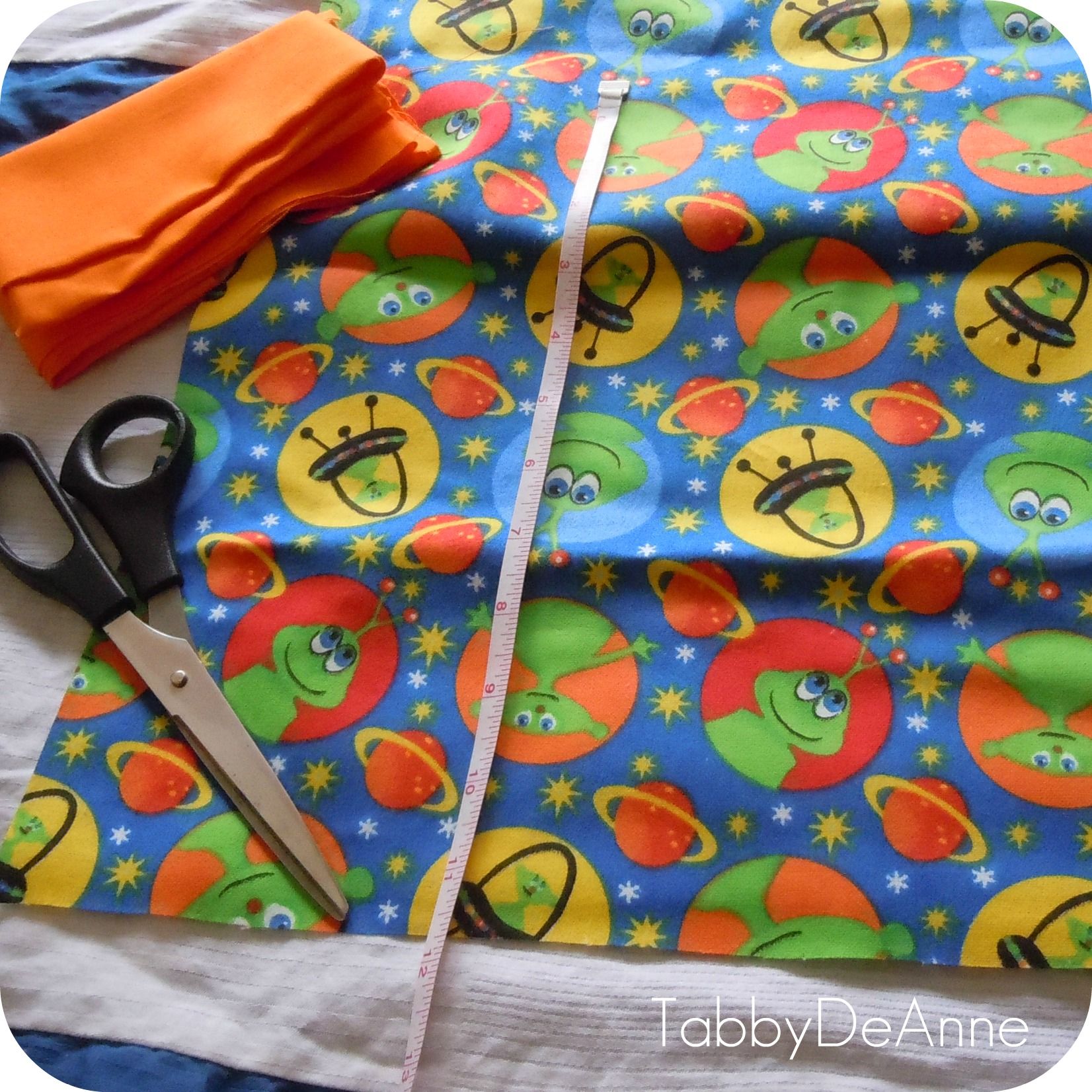 Kids Crayon Wrap Holder Gift for Under 3.00!! 4 Steps (with Pictures