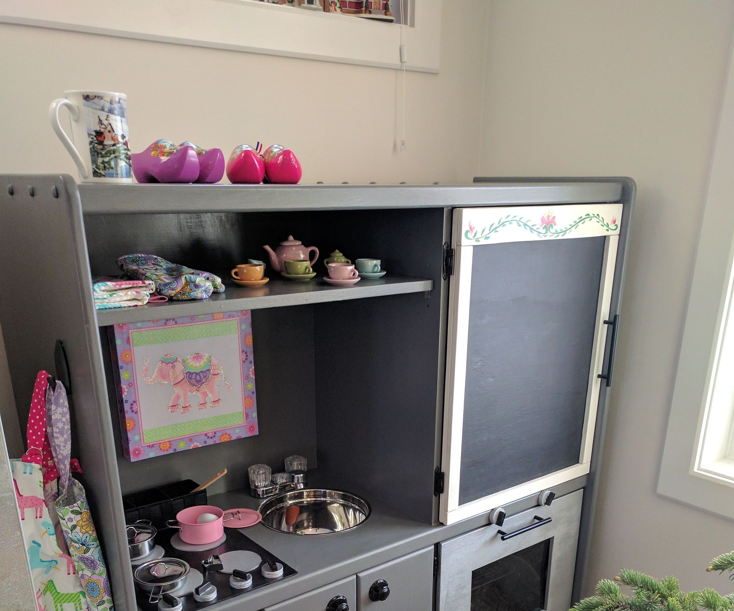 Play Kitchen From Old Entertainment Centre