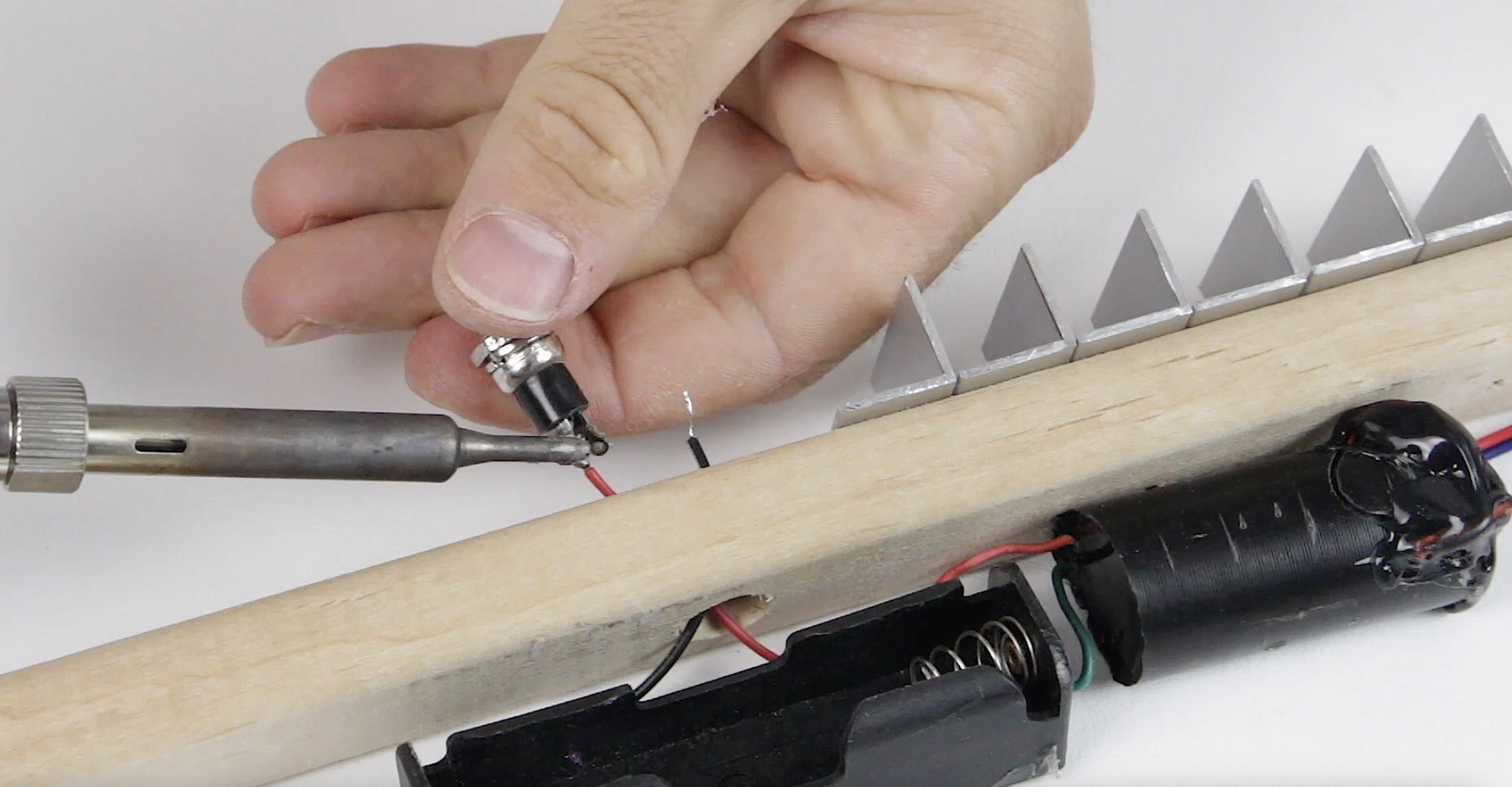 How to Build a DIY Signal Jammer for Drones, WiFi, and 4G Networks 7