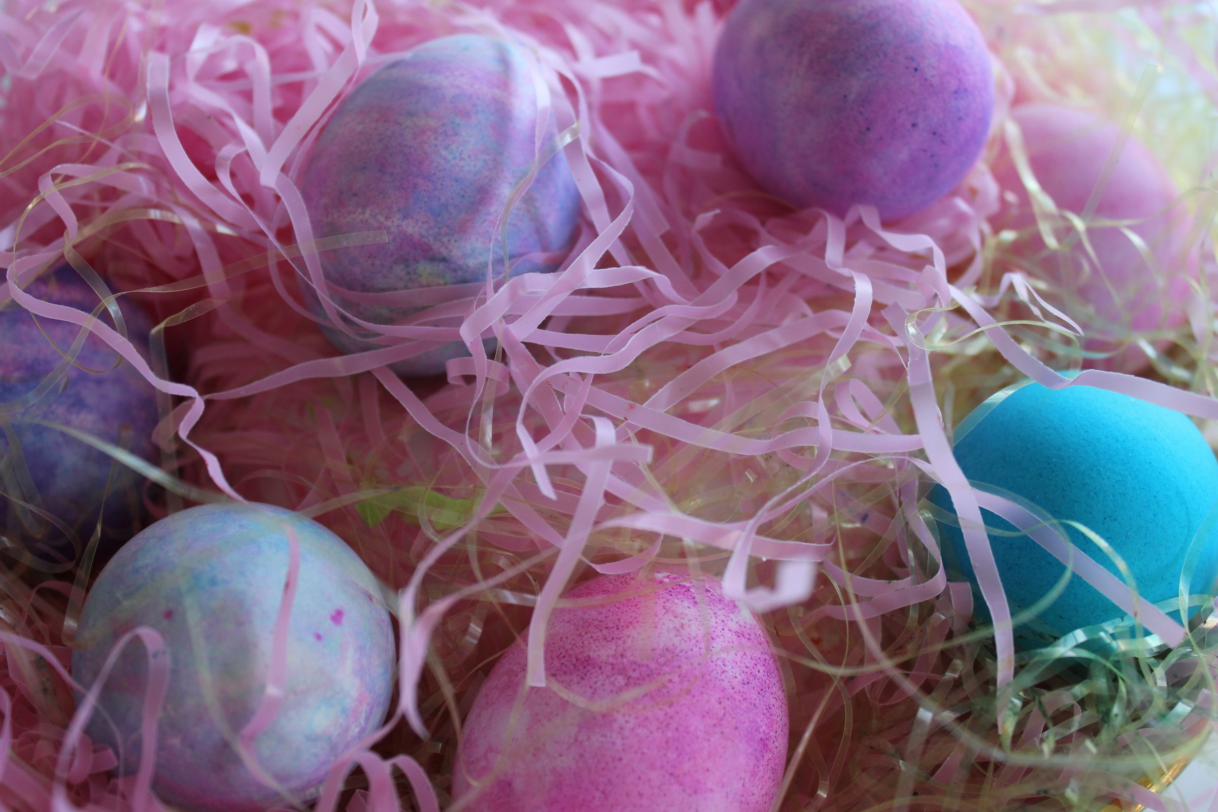 DIY Easter Egg Dye How to Color Easter Eggs With Shaving Cream 6
