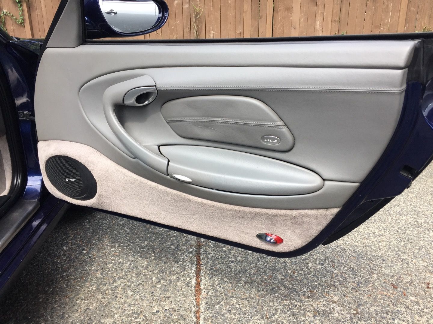 How to Remove the Door Panel From a Porsche 996 : 17 Steps