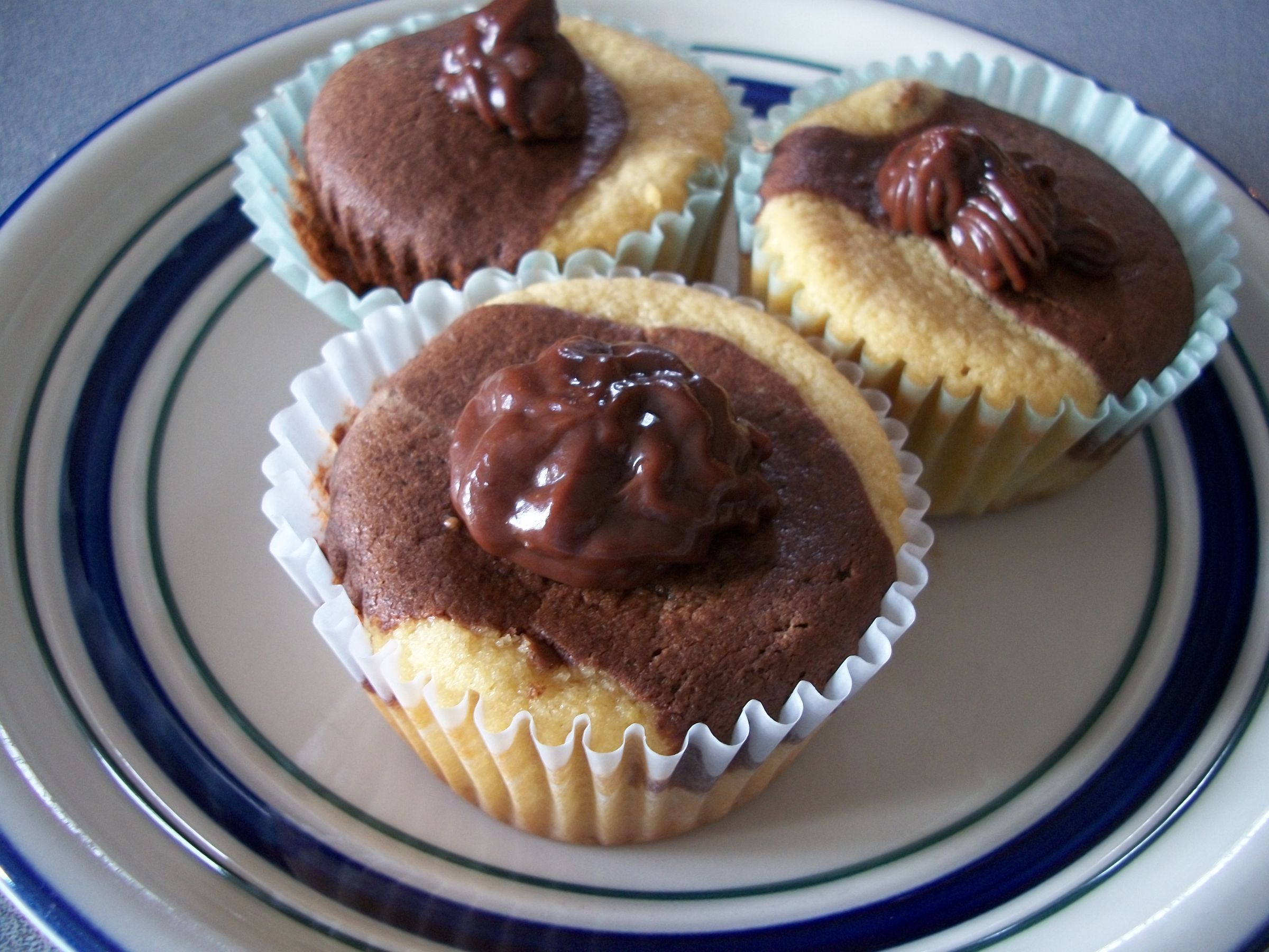 Chocolate Pudding Filled Marbled Party Cupcakes 3 Steps (with