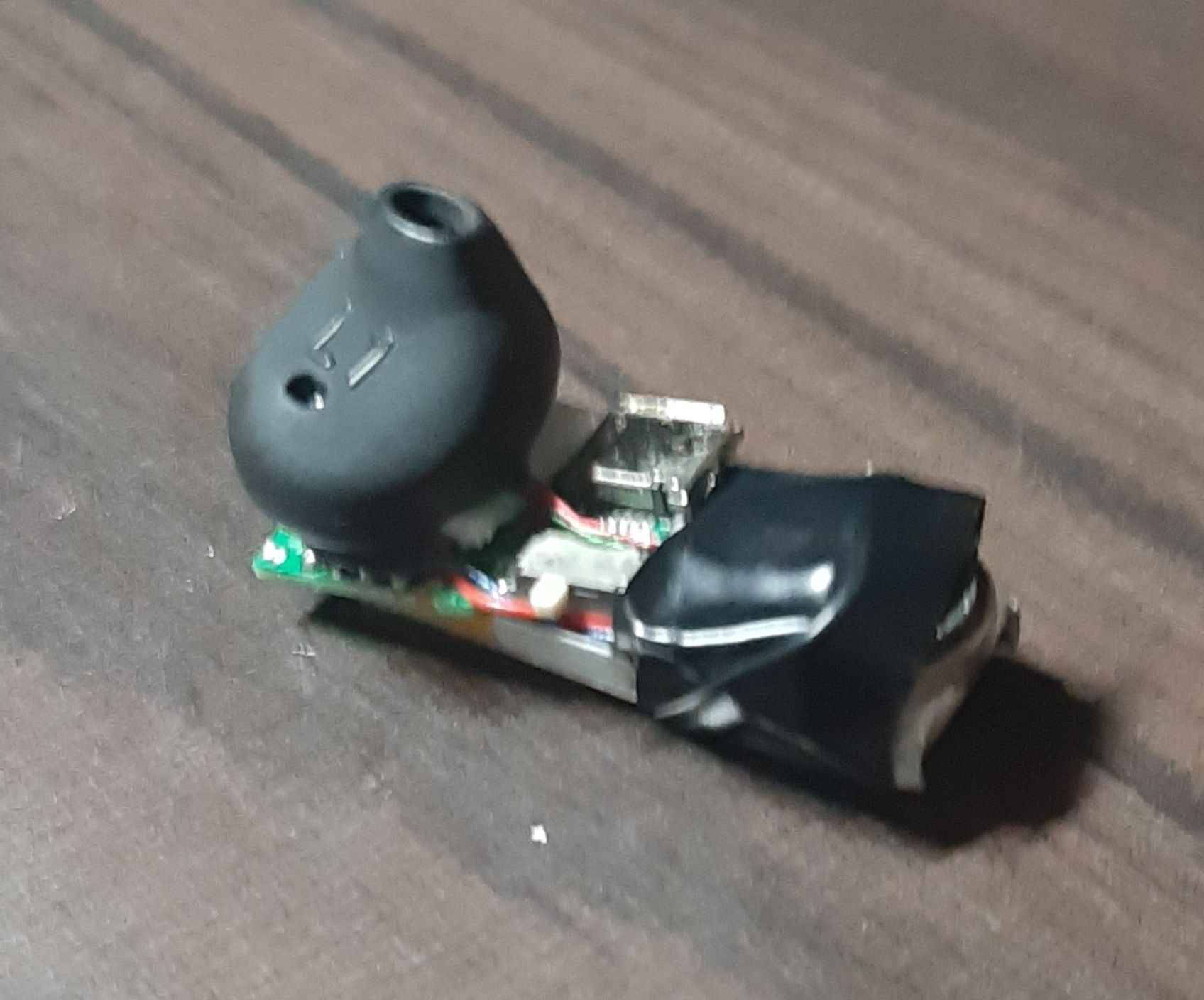 DIY Bluetooth Airpods 