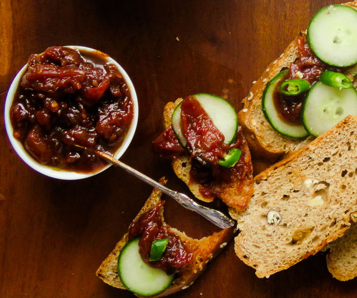 Tomatoes With Dates and Green Chilli Chutney