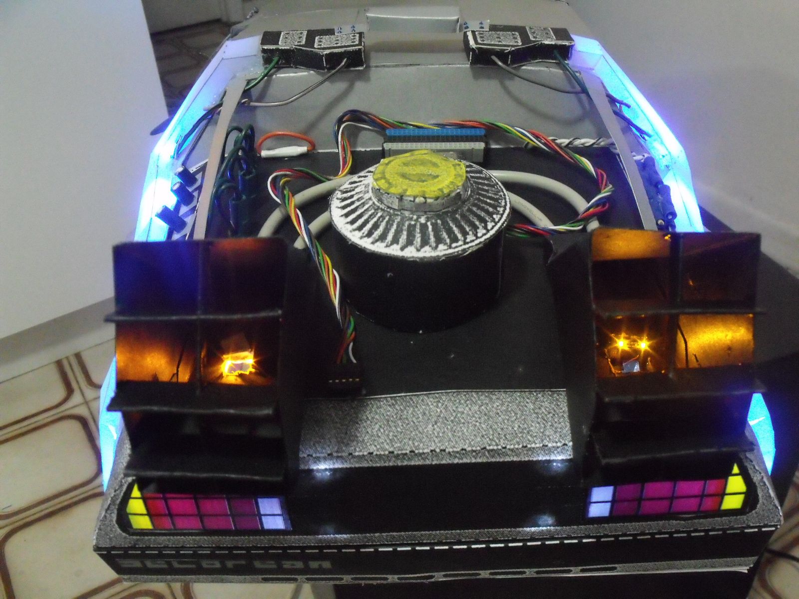 Paper Flying RC Back to The Future Delorean (made of paper)
