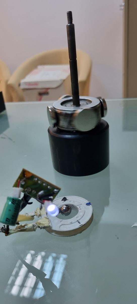 Electric Generator With Magnetic Transmission