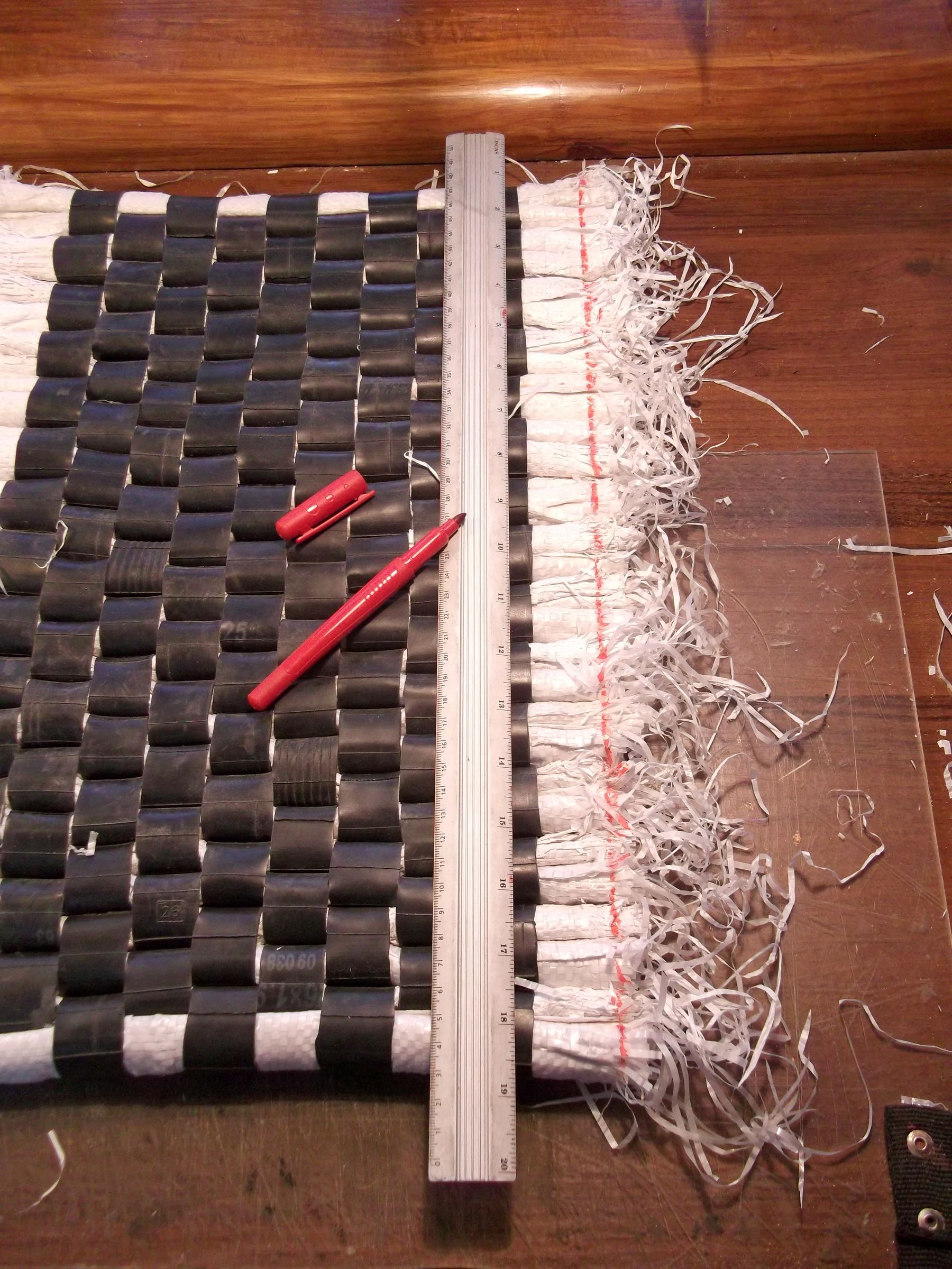Inner Tubes + Plastic Bags Woven Rug #2 : 13 Steps - Instructables