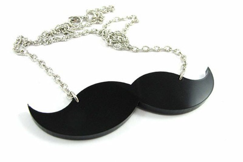 DIY Mustache Necklace
