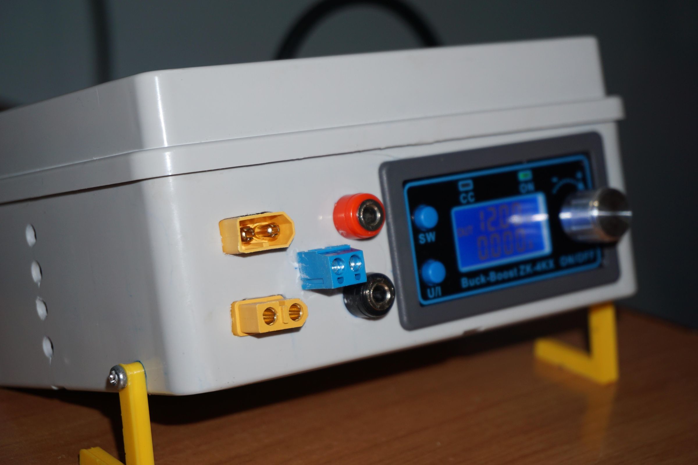 DIY Bench Variable Power Supply ZK4KX 5 Steps (with Pictures