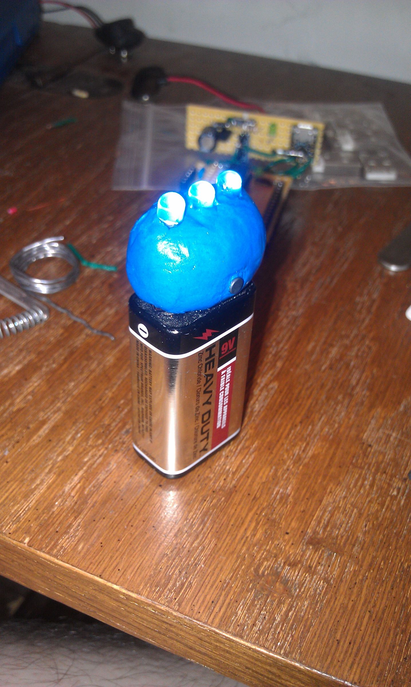 Simple LED 9 Volt Battery Flash Light