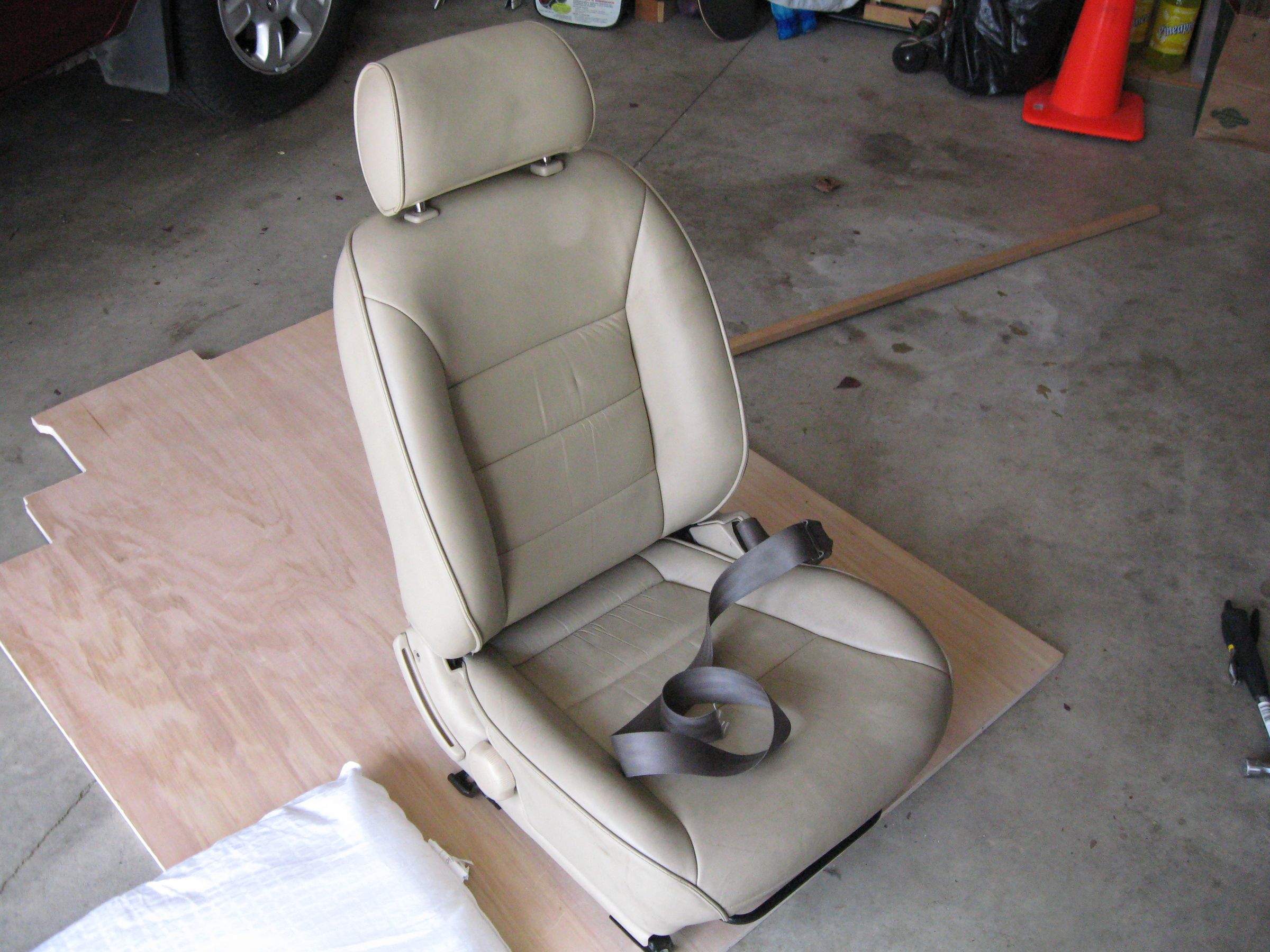 Cheap Car Seat Office Chair!!! 4 Steps (with Pictures) Instructables