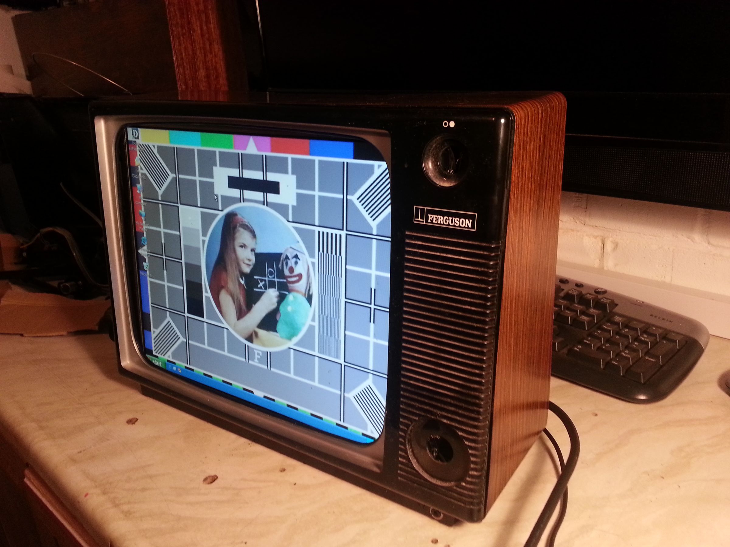 Upcycle a 70s TV Into a Monitor 3 Steps Instructables