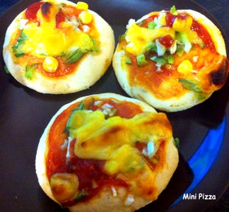 Make the No Yeast Mini Pizza
