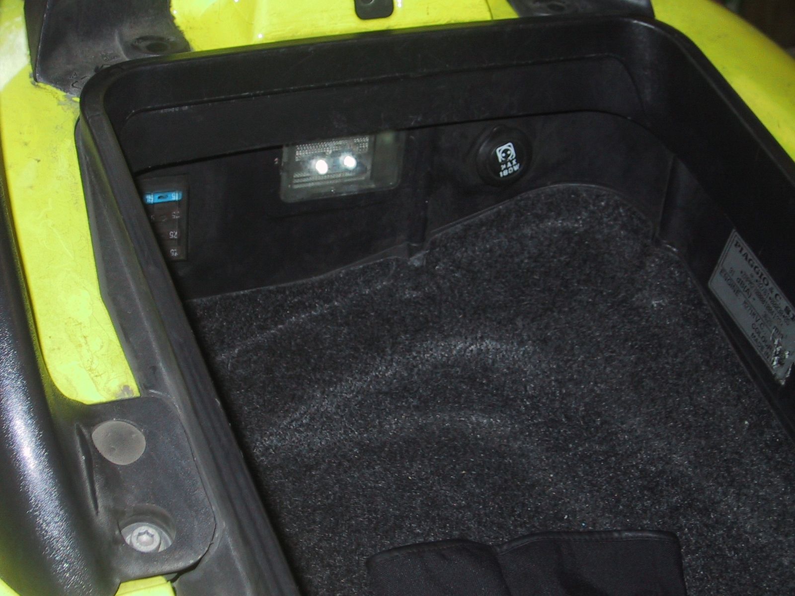 LED Replacement of Baggage Ligth Under the Seat of My Scooter