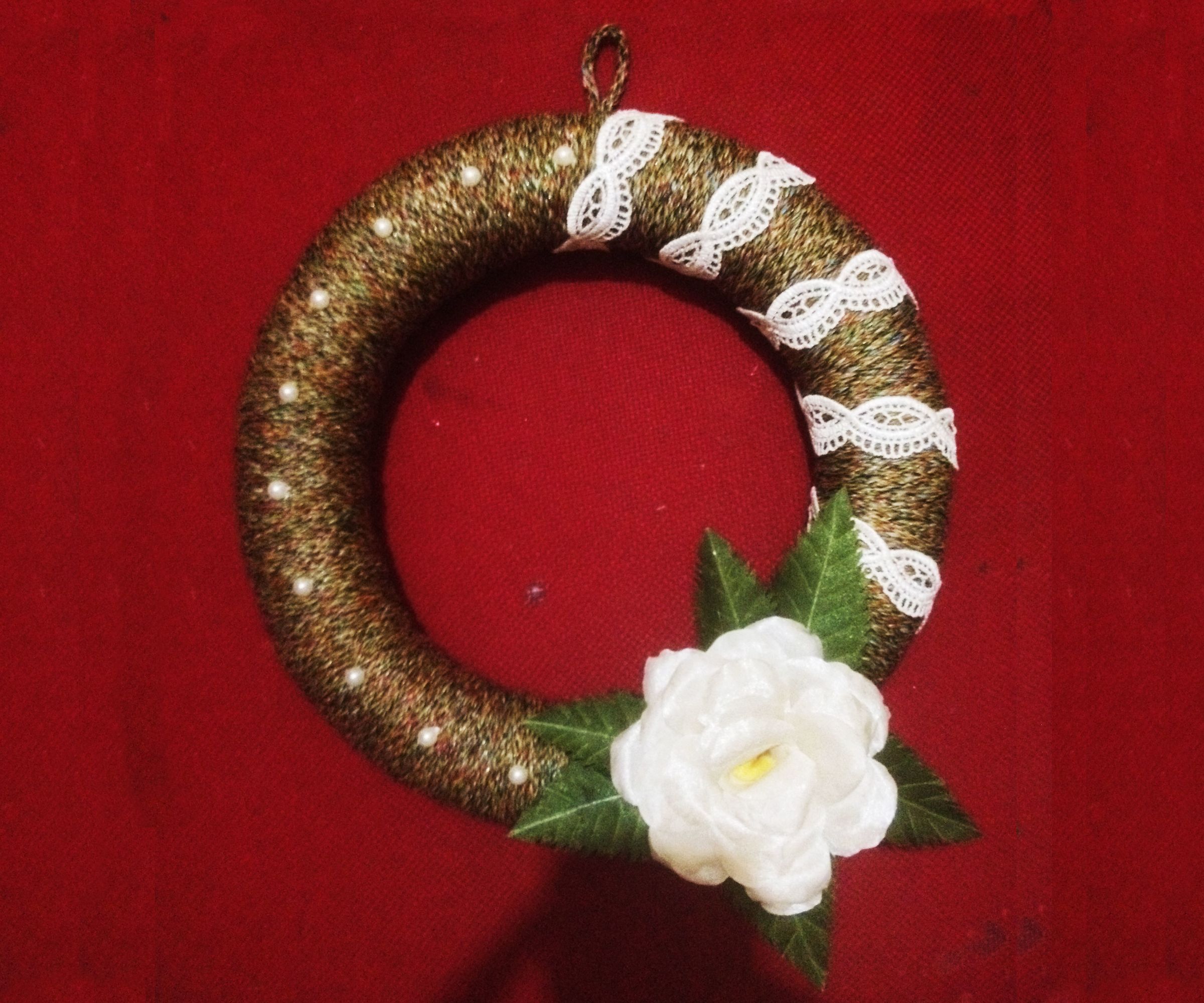 Decorate Your Wall With an Elegant Wreath