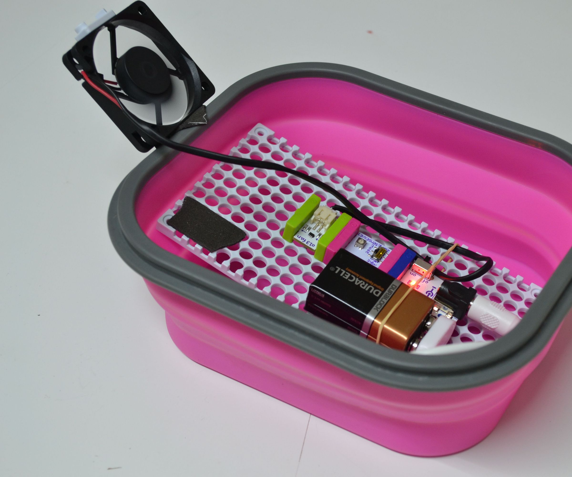 How to Make Boat With Little Bits Controller by Light Sensor