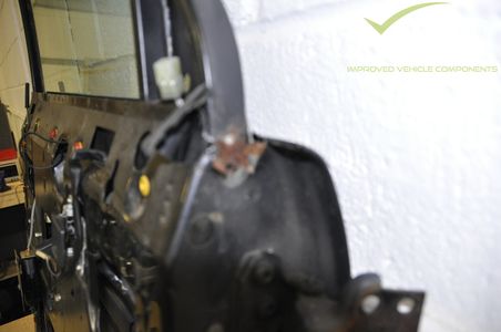 Fitting Our Replacement Door Lock Springs Land Rover Discovery 1 Range ...