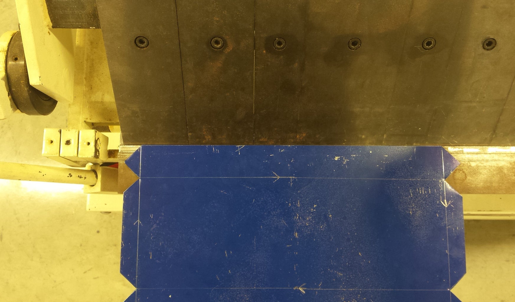 Sheet metal tool tray Clearance