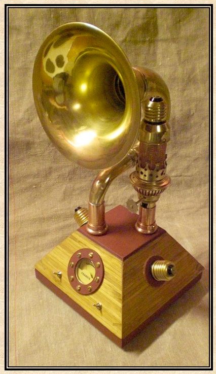 Steampunked FM-receiver  Running With Amplifying Tube