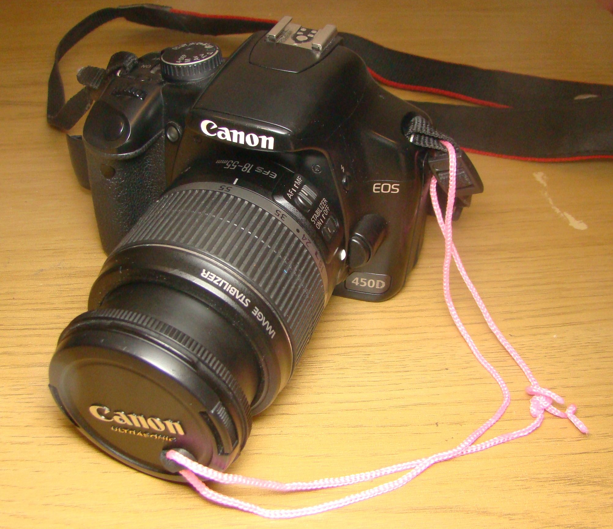 Sugru Lens Cap Saver