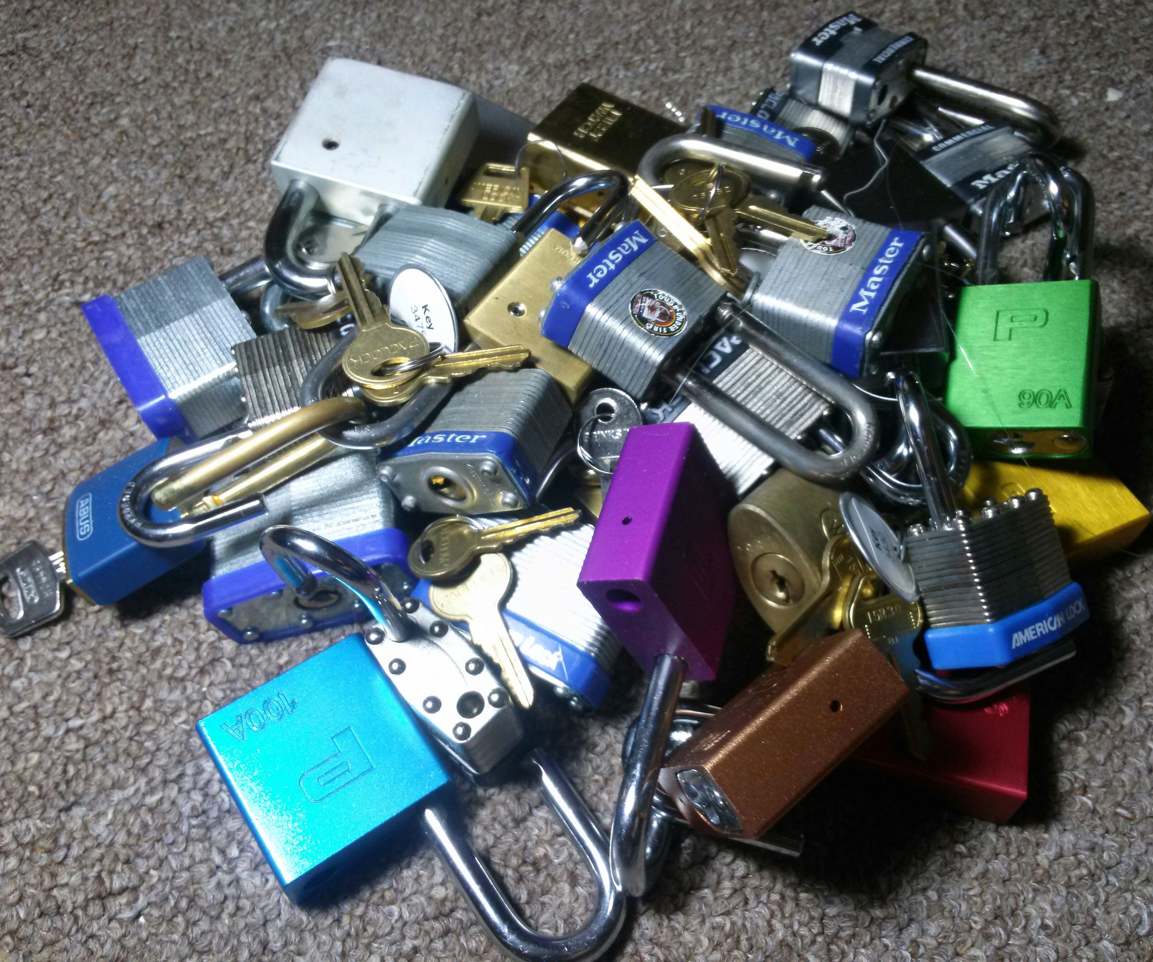 The Lock Box: Lockpicking display & Practice stand