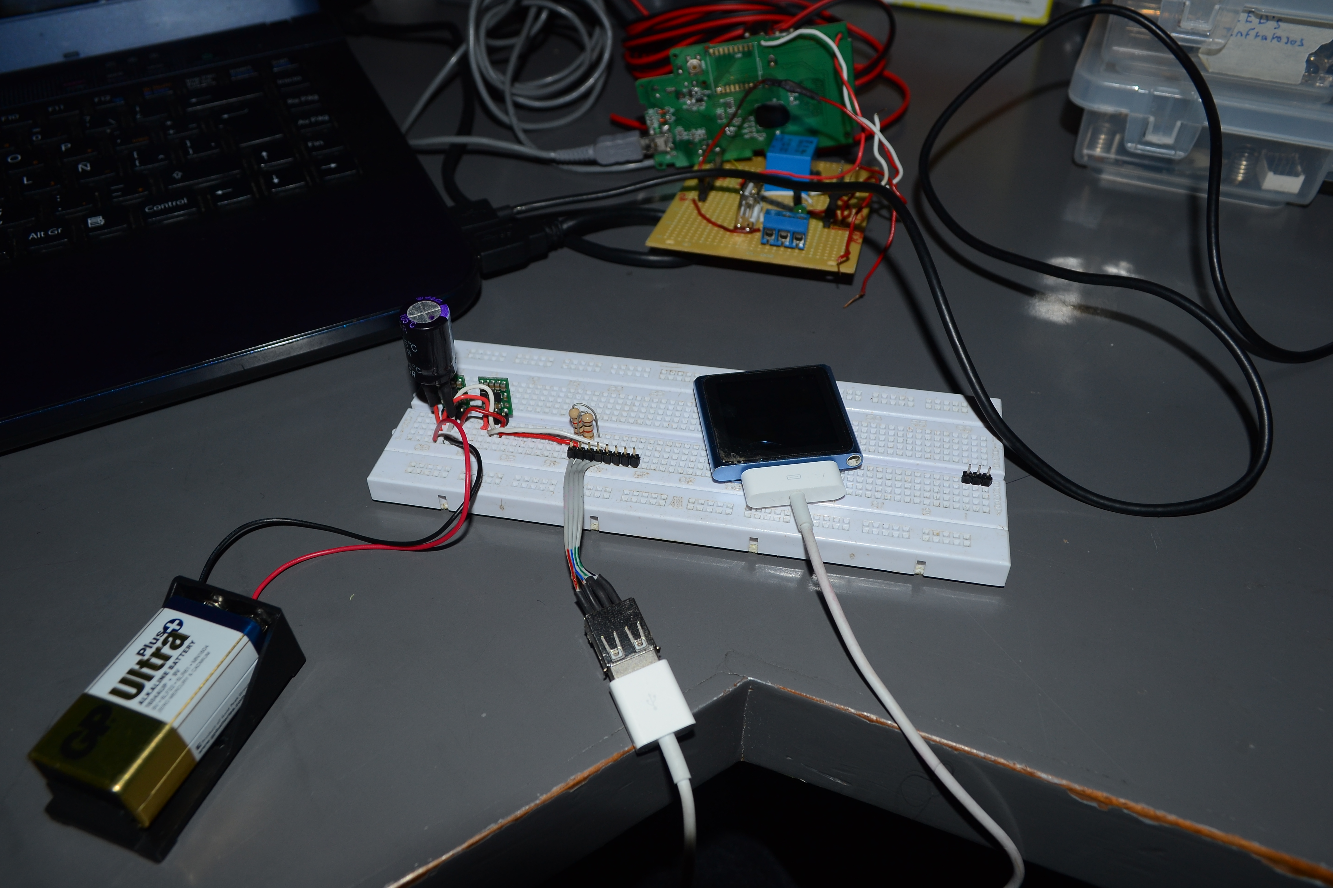 Portable USB phone - iPod charger using Swiched mode power supply