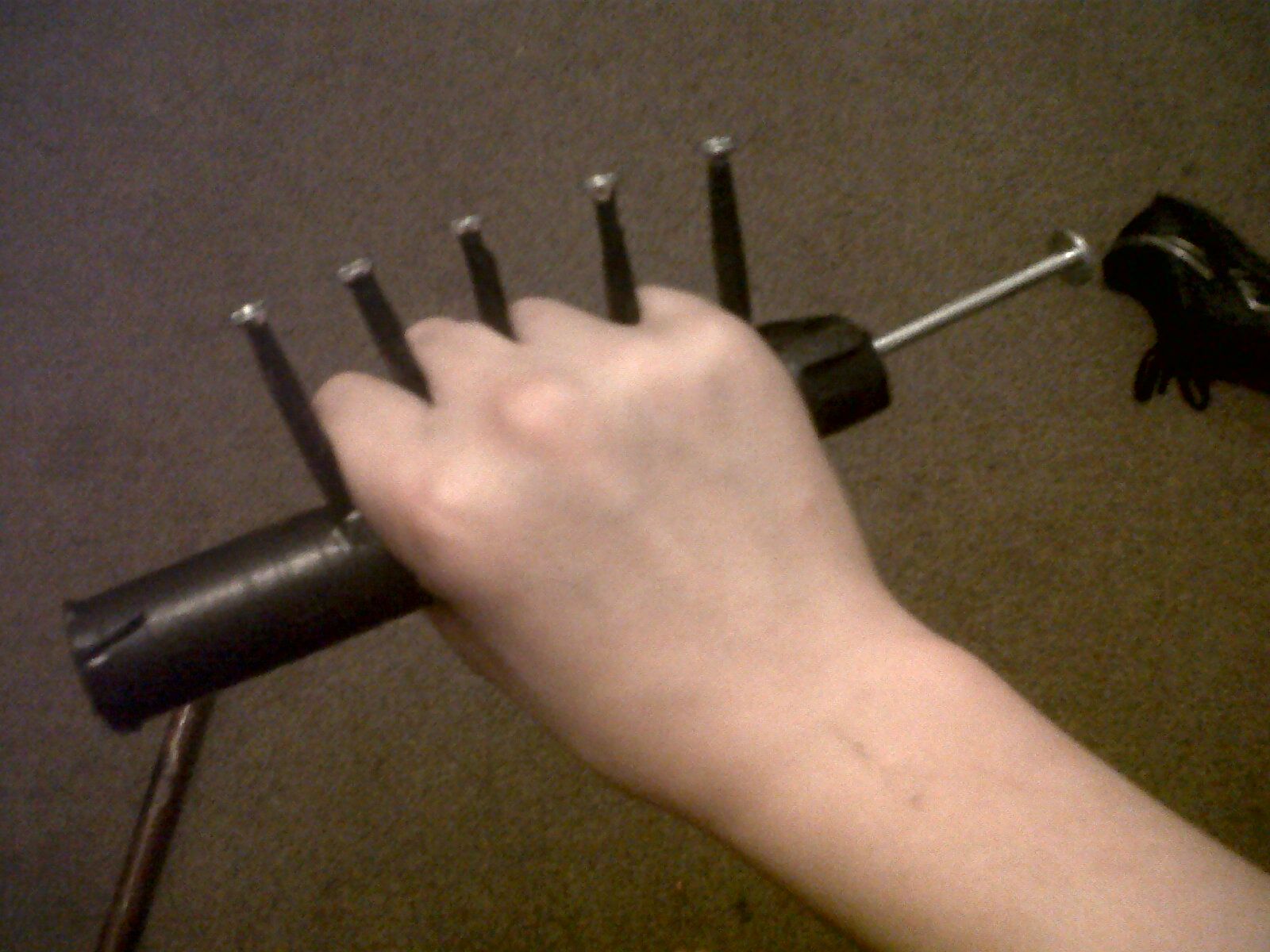 How to Make a Kubaton/knuckle Duster (2 in 1)