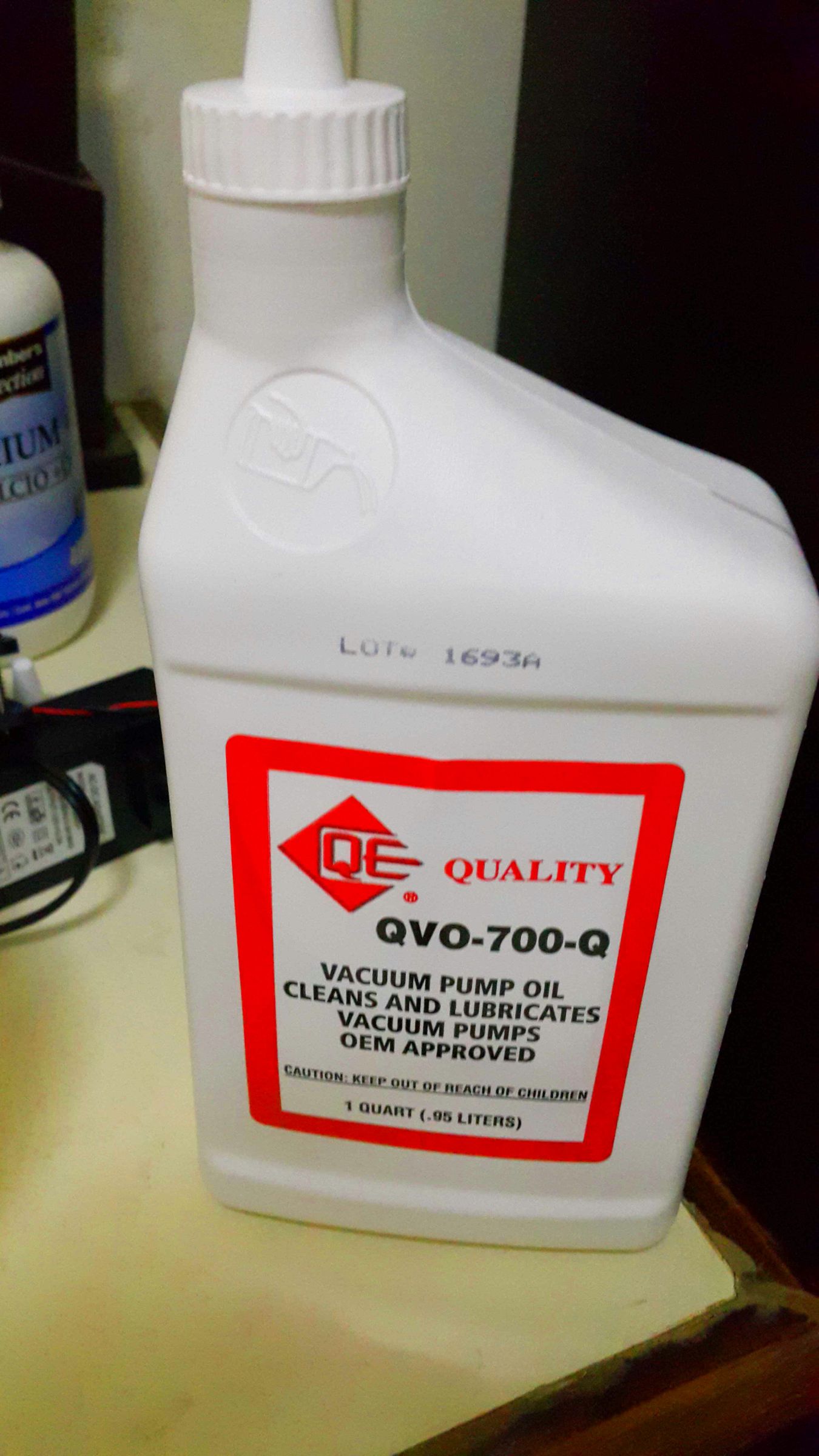 Replacing Refrigeration Vacuum Pump Oil. 8 Steps Instructables