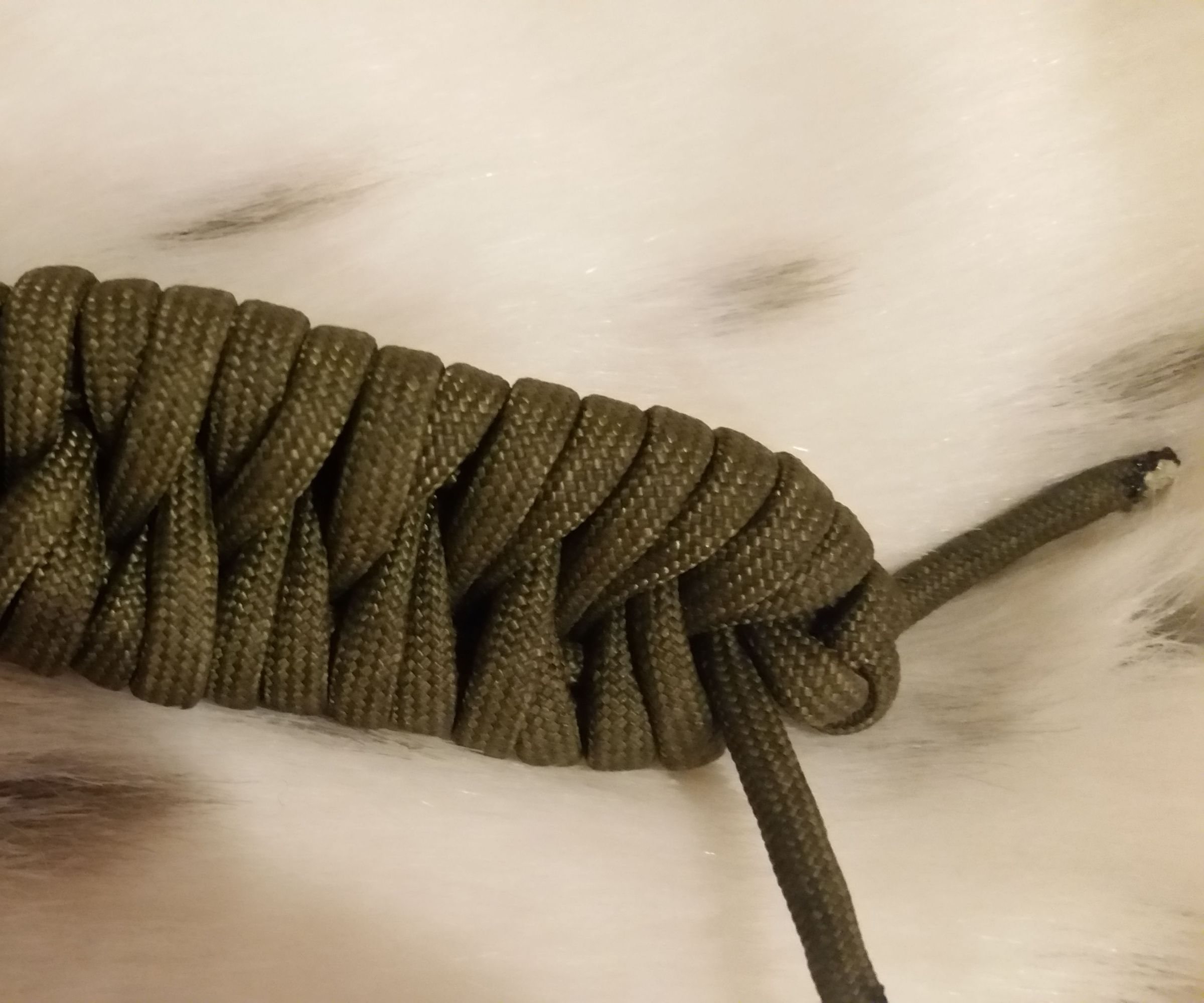 Fast Deploy Paracord Fishtail Key Fob 