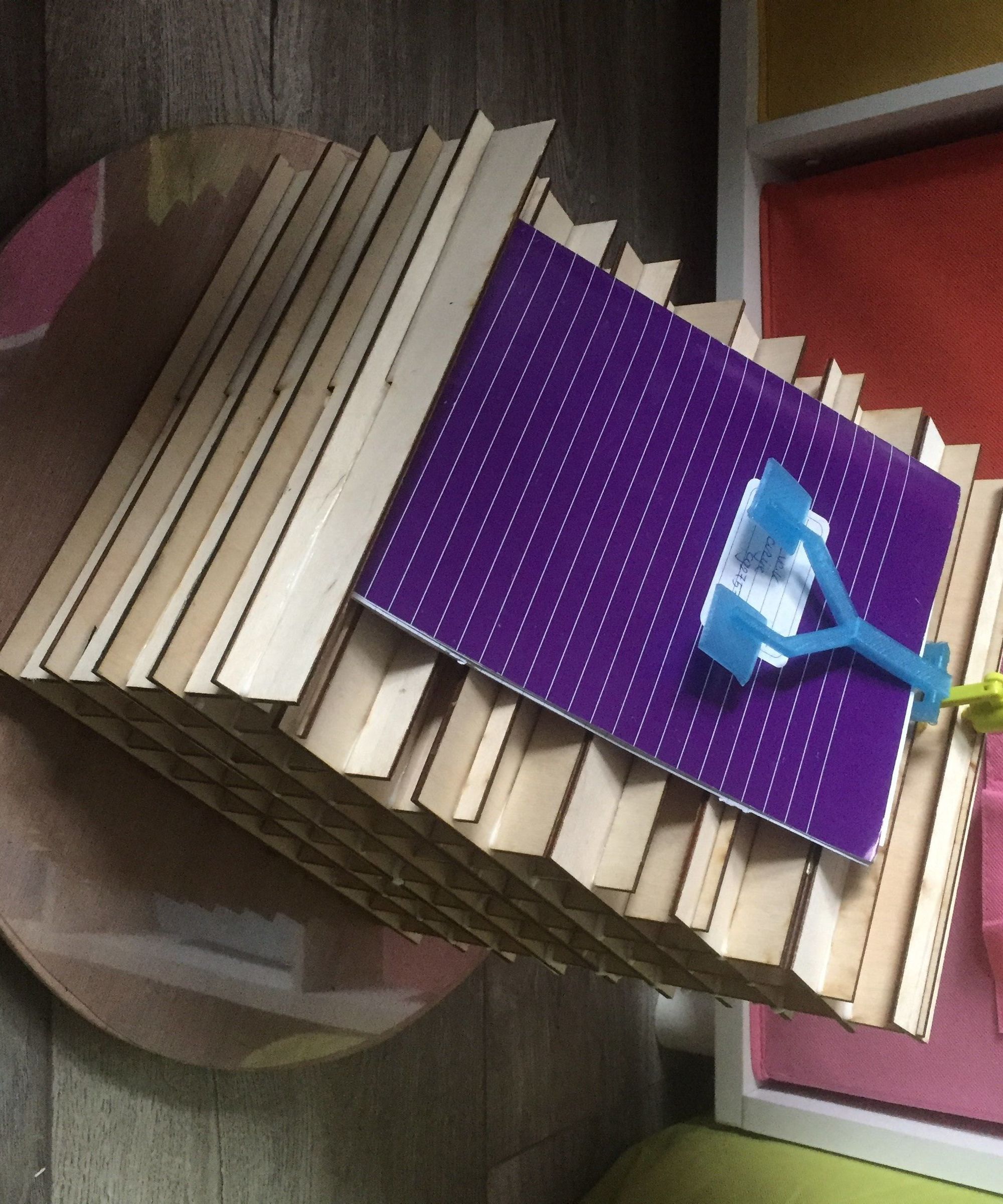 Fablab Making: Bewegend Boekenhouder