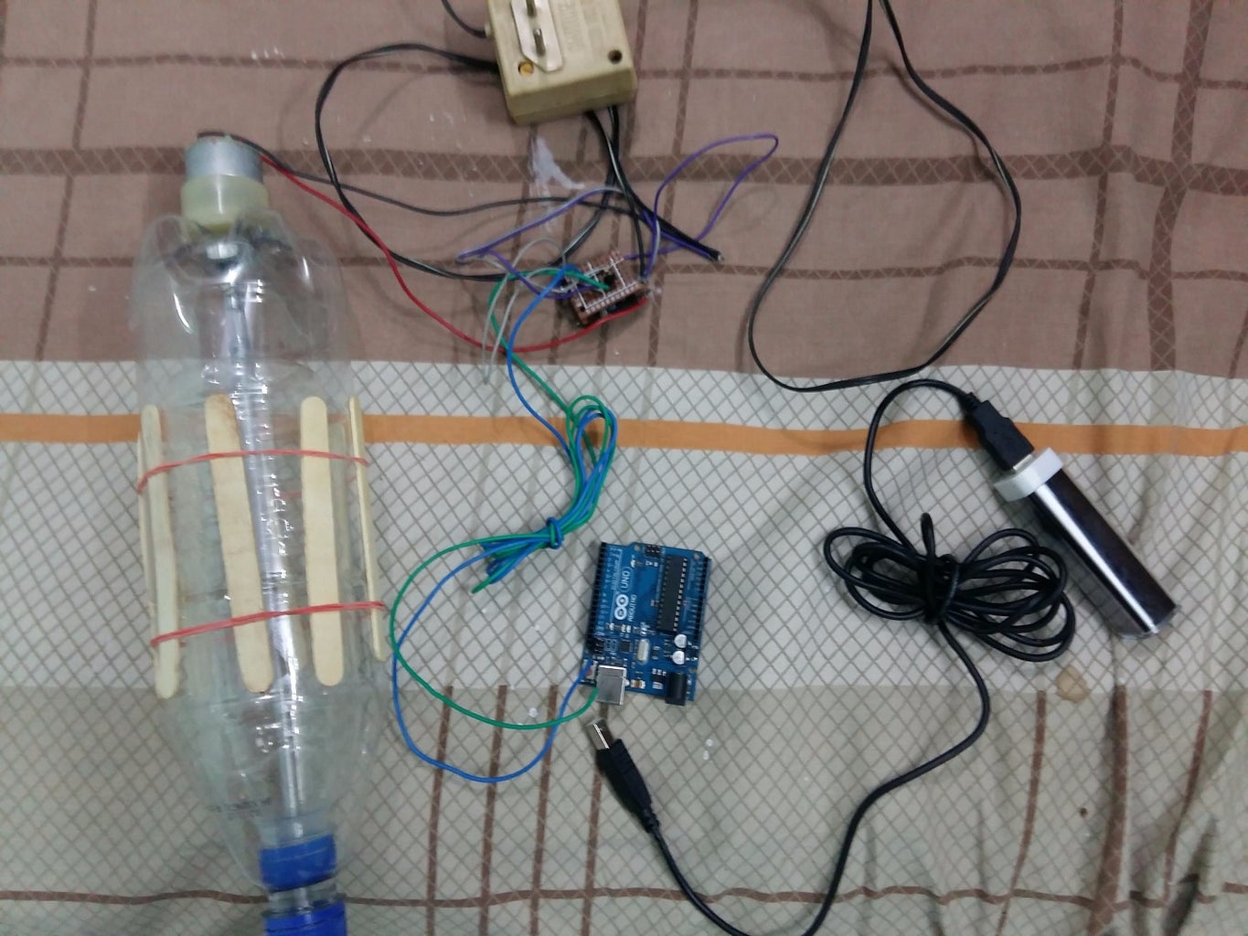 Simplest Automatic Fish Feeder : 6 Steps (with Pictures) - Instructables