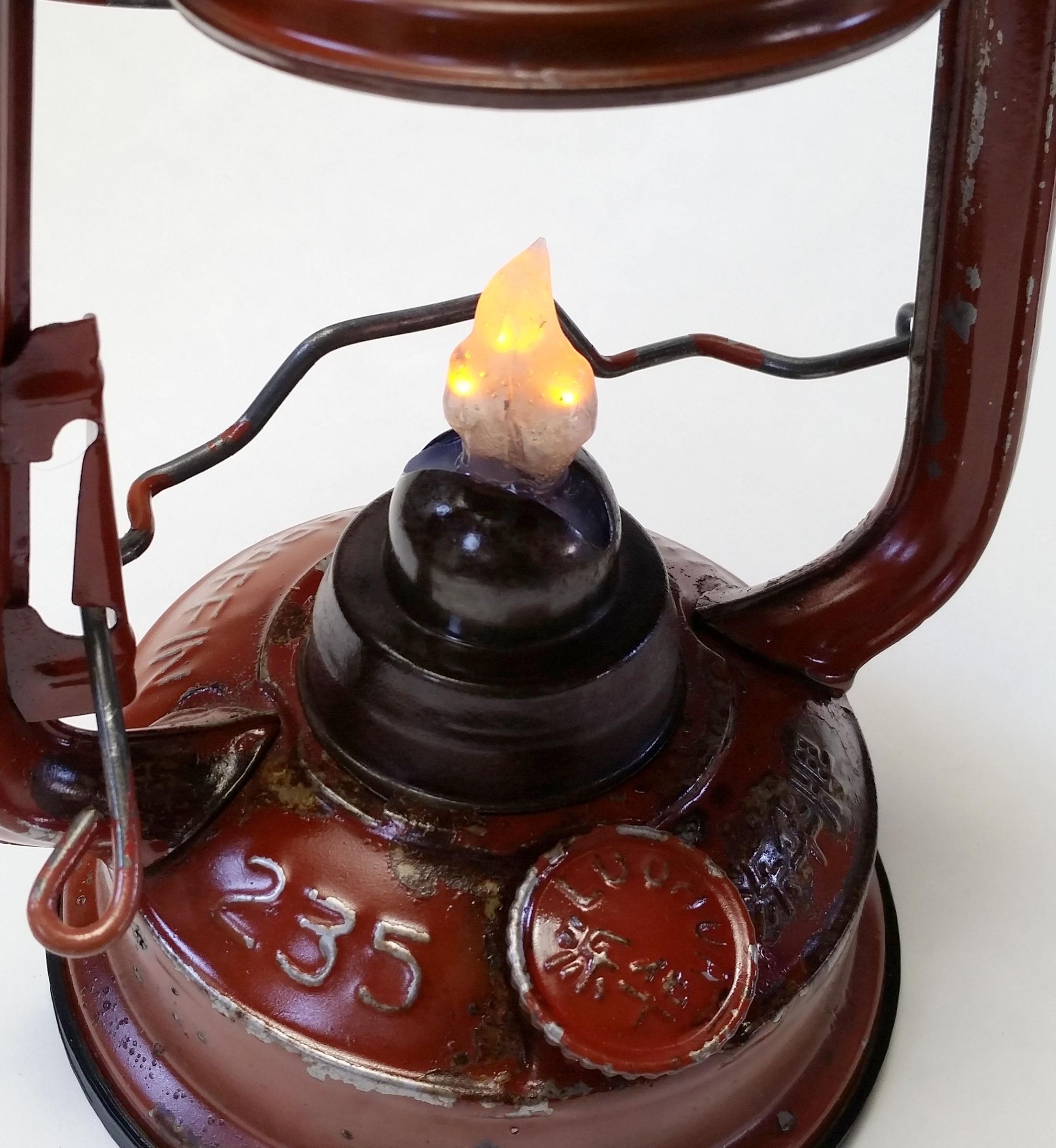 Turn an Old Lantern Into a LED Solar Lamp With Realistic Flame! 9