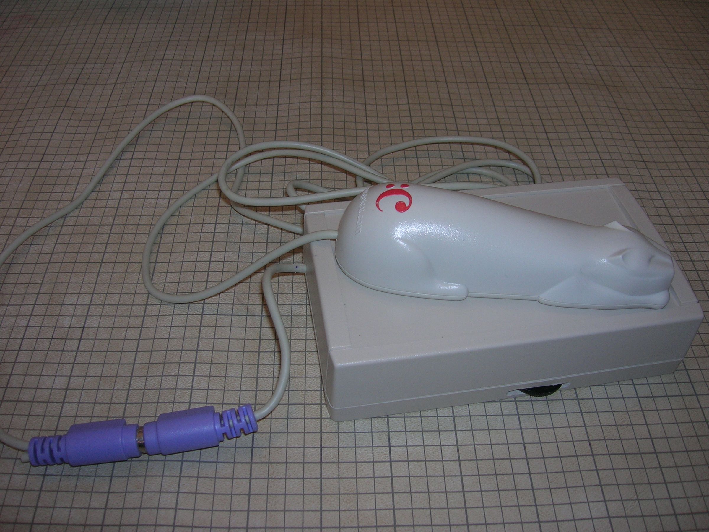 Make a Portable Barcode Scanner With an Arduino and a Cuecat